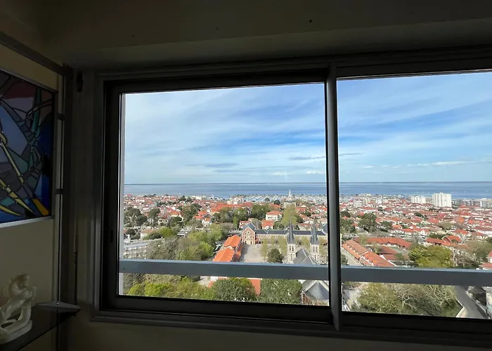 Spacieux Avec Vue Imprenable, Parking Privé - Fr-1-319-374 Appartement *