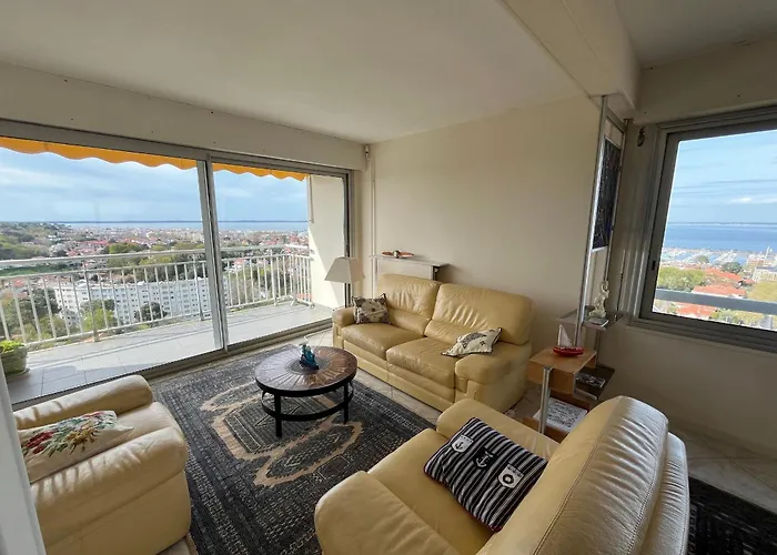 Appartement Spacieux Avec Vue Imprenable, Parking Privé - Fr-1-319-374 *